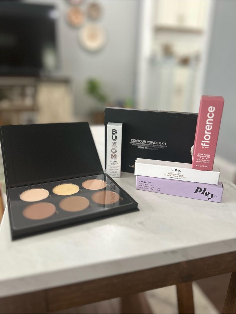 Anastasia Beverly Hills Contour Powder Kit with 4 Lippies